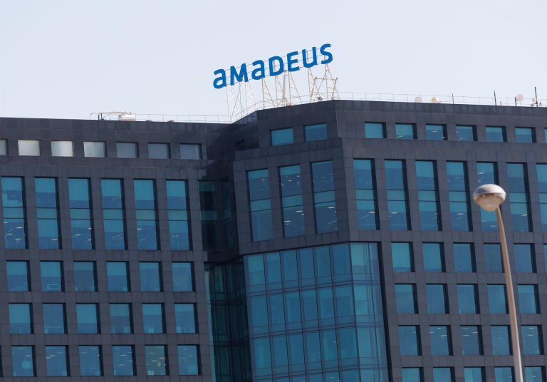 Amadeus cae un 5,52% en Bolsa tras la rebaja de recomendación por parte de CaixaBank BPI